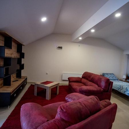 City Center Apartments Pirot Esterno foto