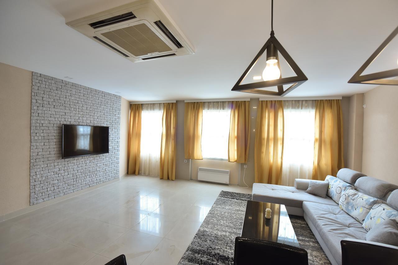 City Center Apartments Pirot Esterno foto