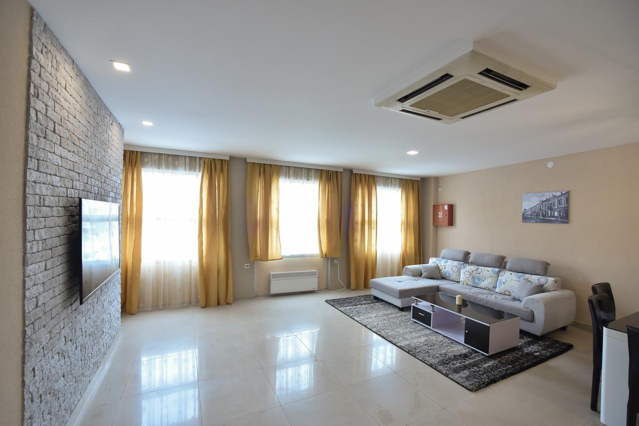 City Center Apartments Pirot Esterno foto