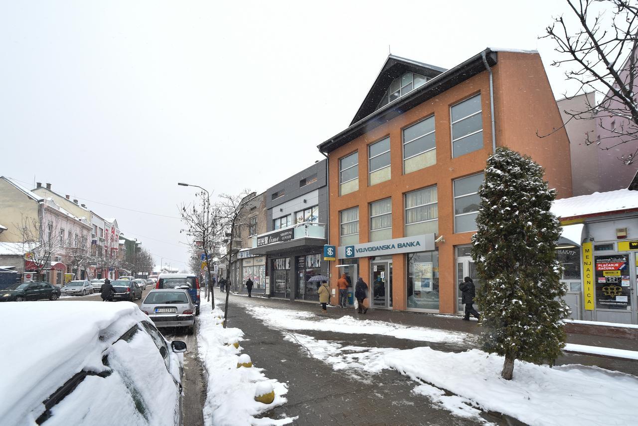 City Center Apartments Pirot Esterno foto