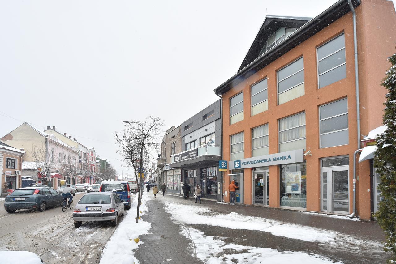 City Center Apartments Pirot Esterno foto