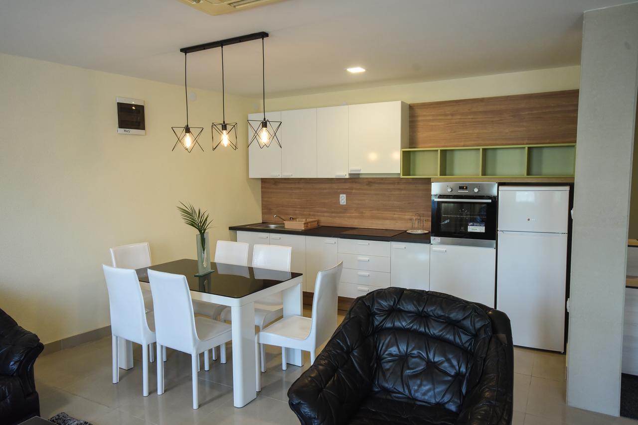 City Center Apartments Pirot Esterno foto