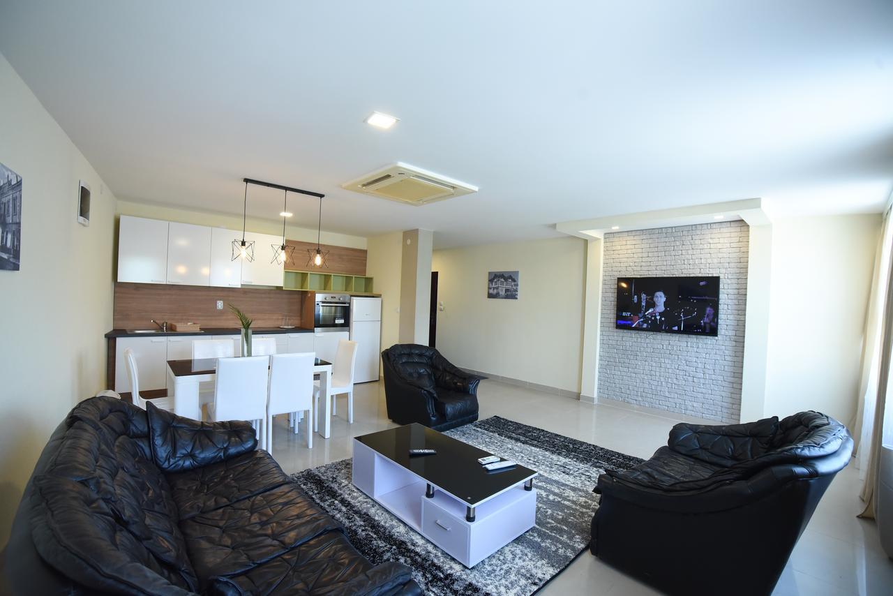 City Center Apartments Pirot Esterno foto