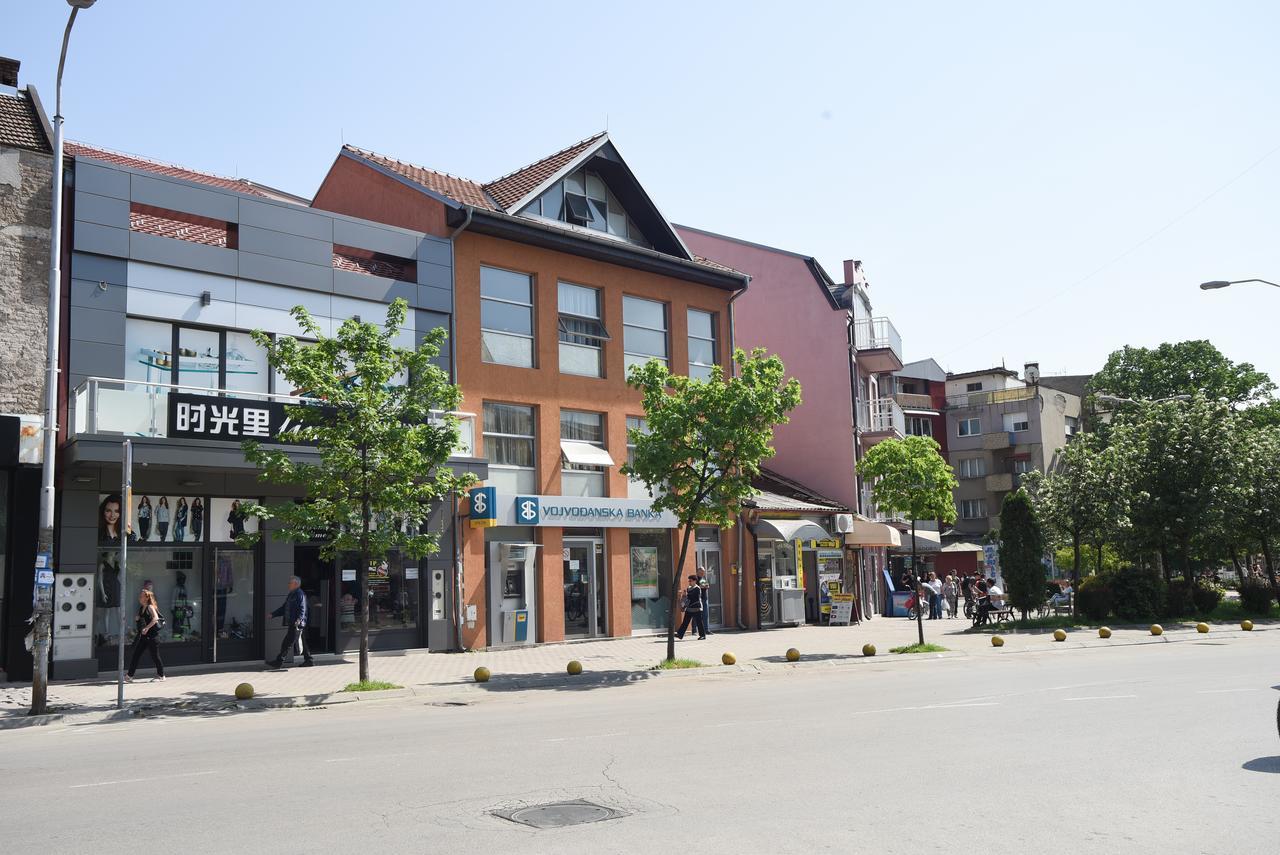 City Center Apartments Pirot Esterno foto
