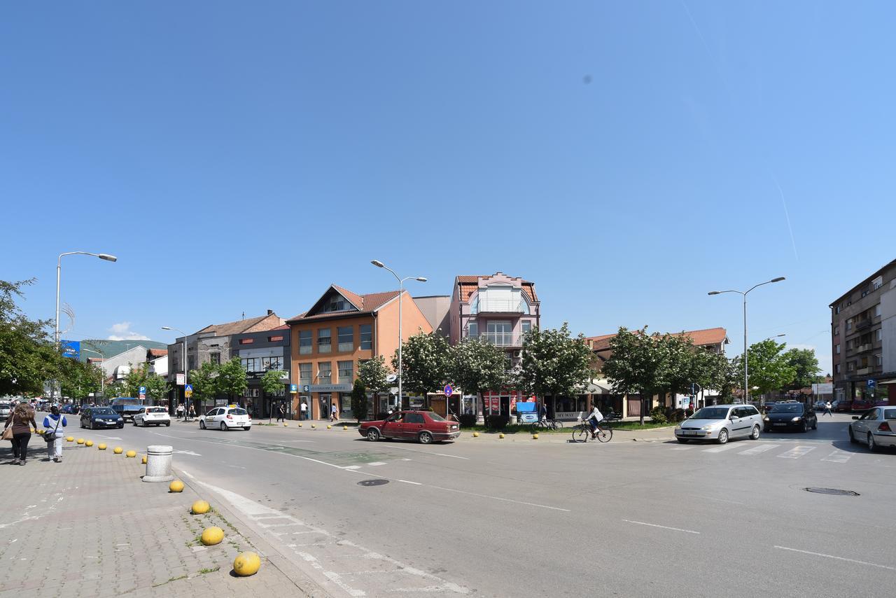 City Center Apartments Pirot Esterno foto
