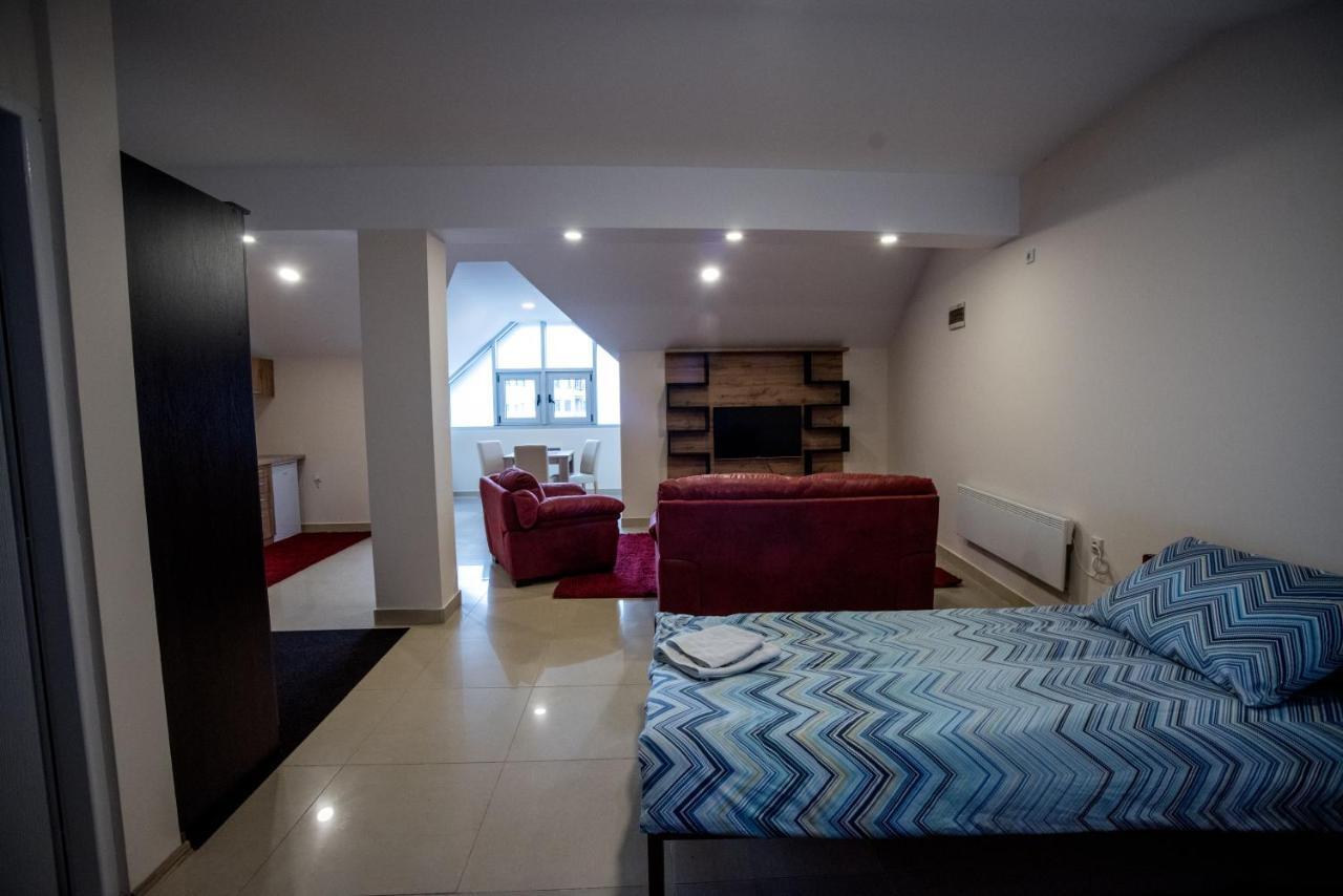 City Center Apartments Pirot Esterno foto