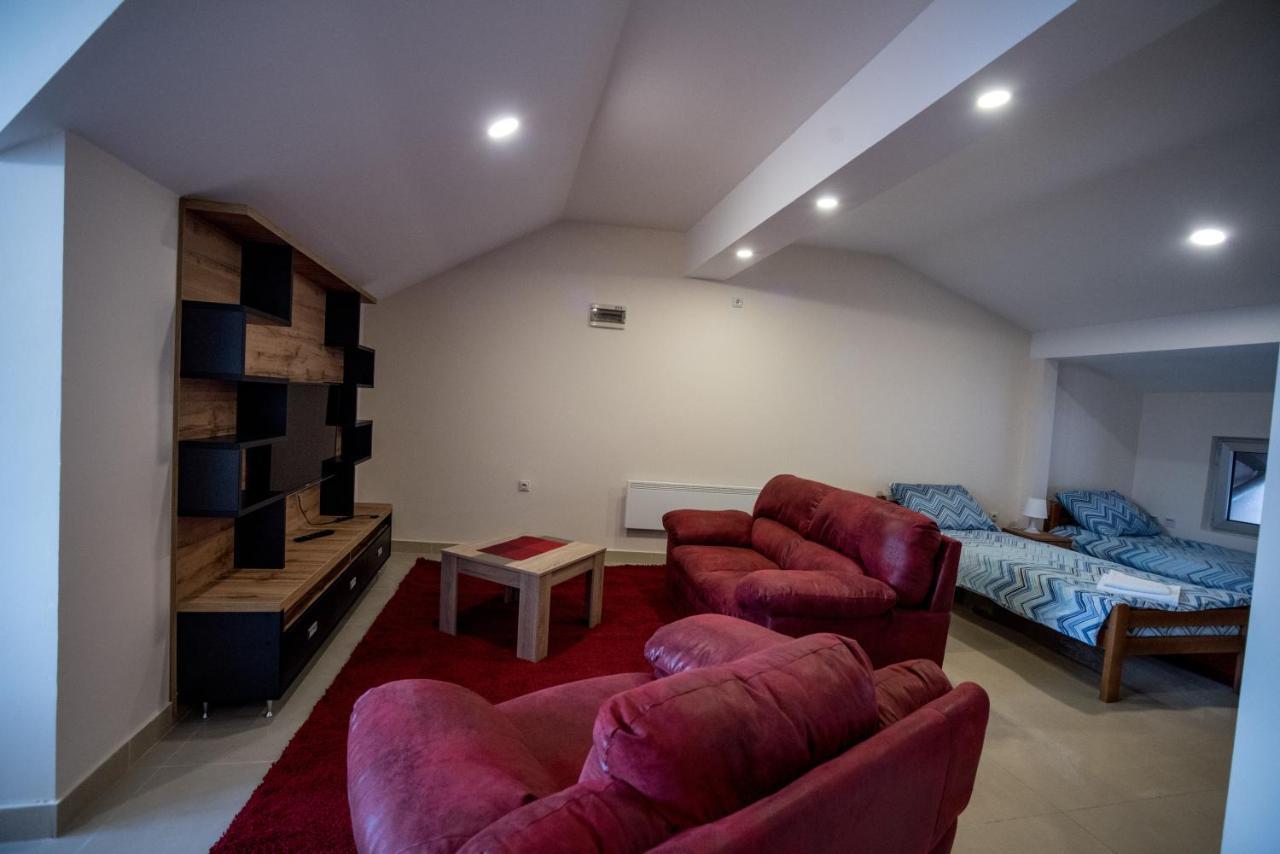 City Center Apartments Pirot Esterno foto